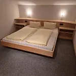 Haus Lindner شقة